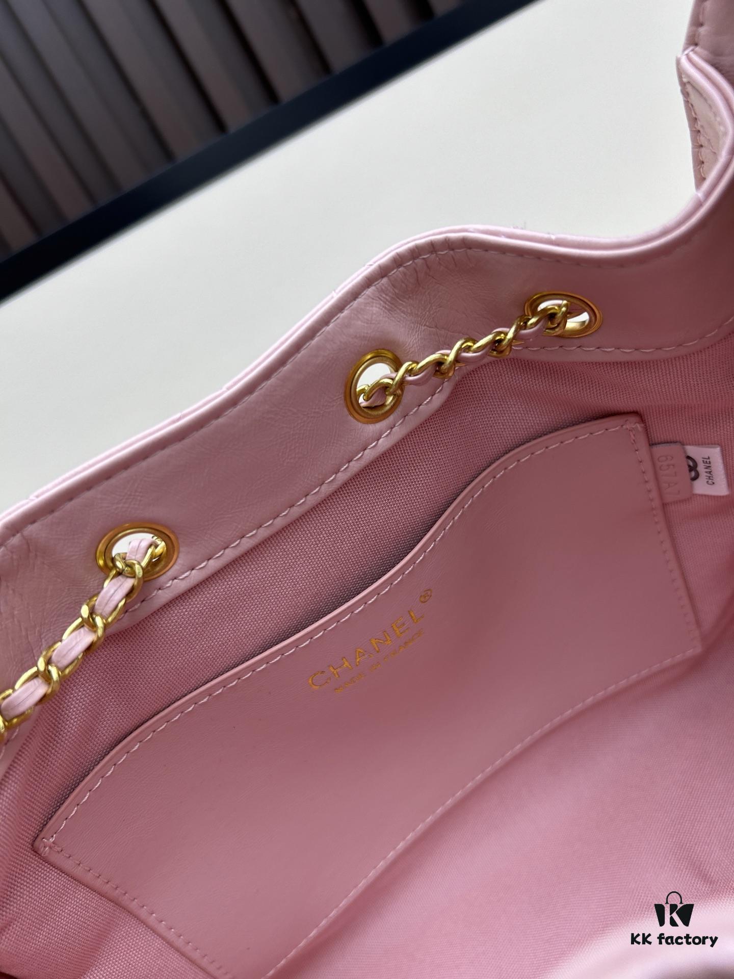69303e2cf09edb6de4c4d5ee New Chanel 25 Handbag ||| The Rising 'Bag King' – The Chanel 25 Bag, the Latest It-Bag Following the 22 Bag!