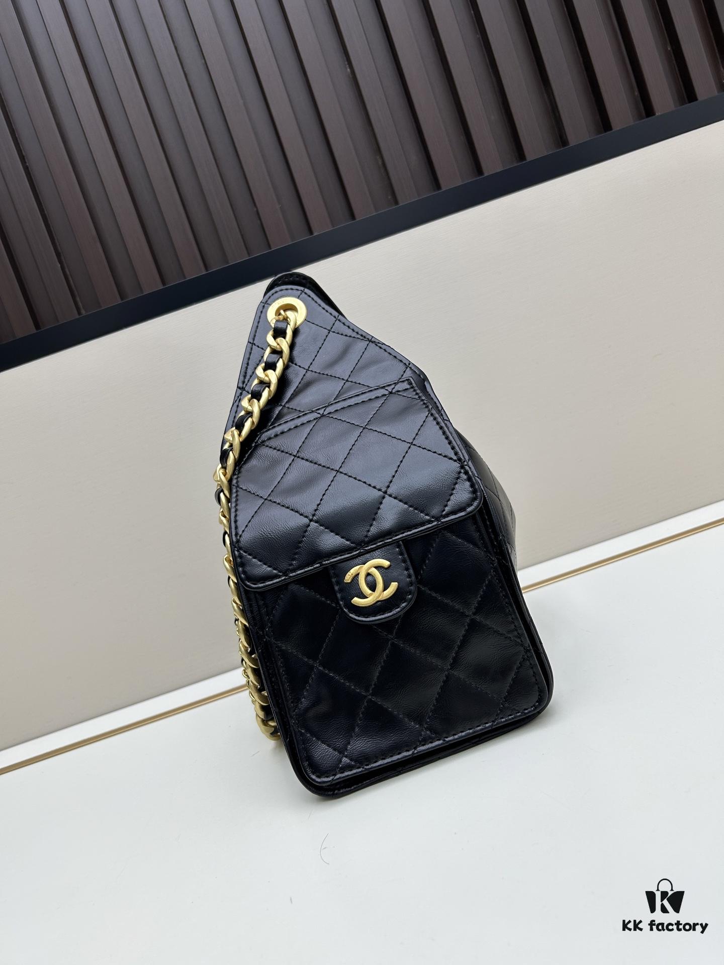 69303e2df09edb6de4c4d5ef New Chanel 25 Handbag