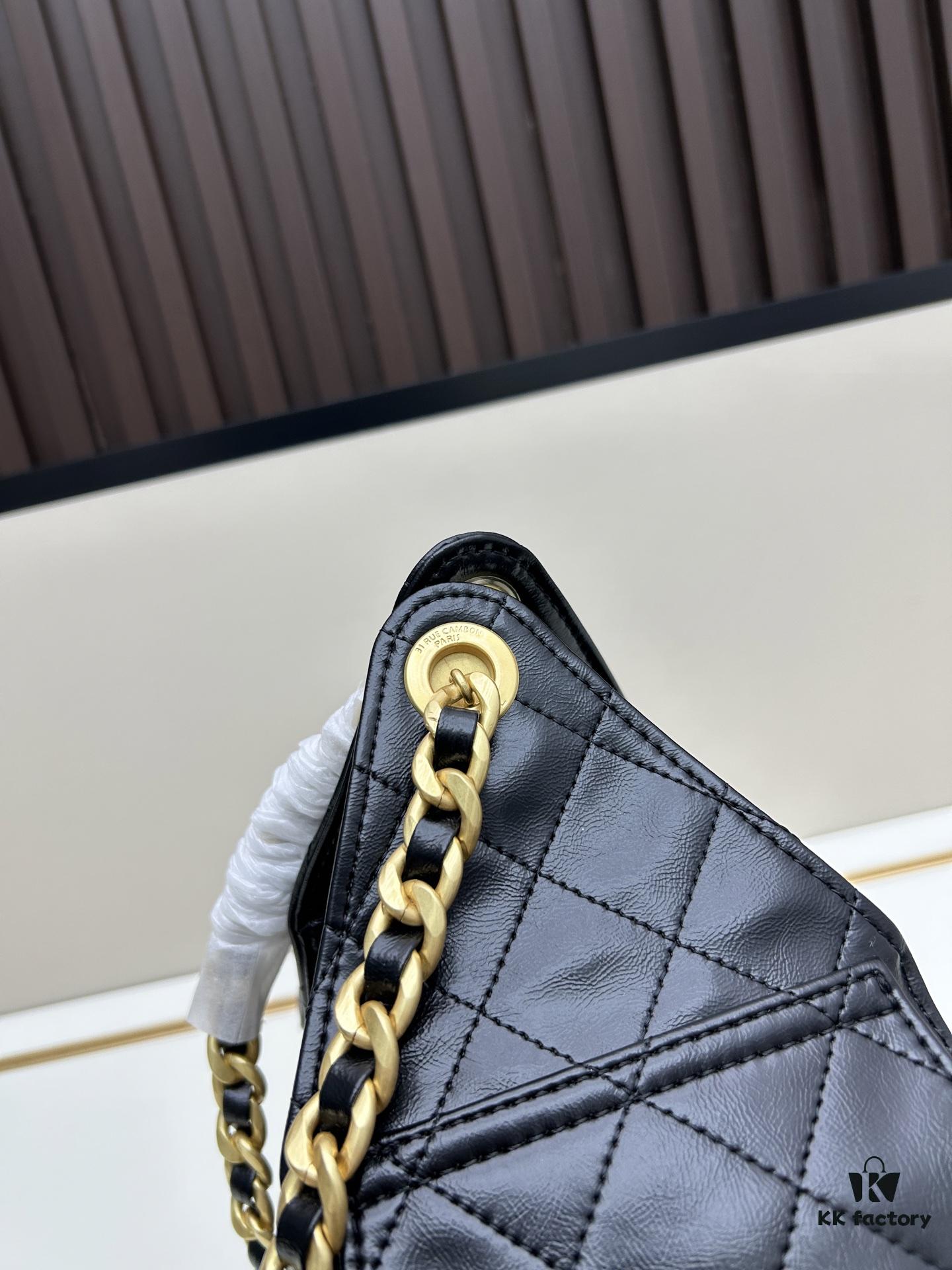 69303e2ef09edb6de4c4d5f1 New Chanel 25 Handbag