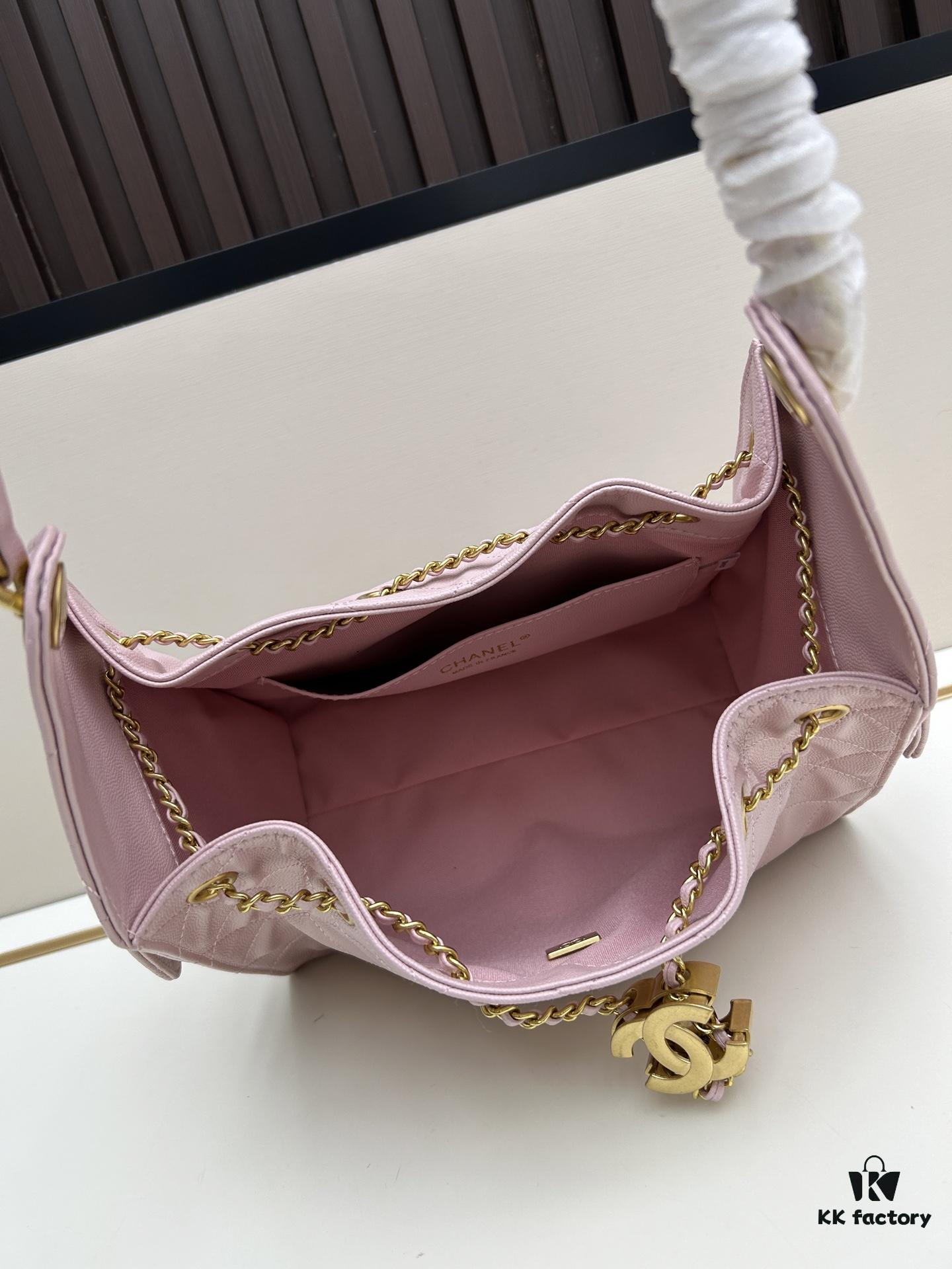 69303e39f09edb6de4c4d5fe New Chanel 25 Handbag