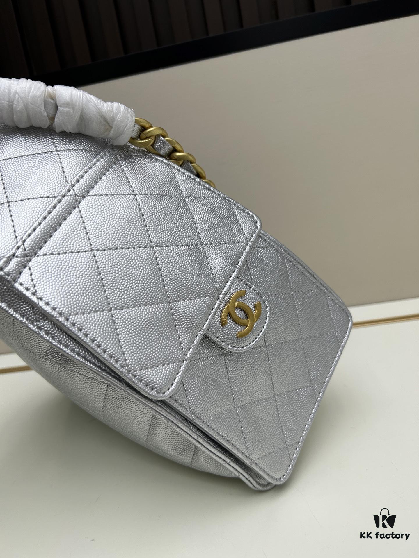 69303e43f09edb6de4c4d607 New Chanel 25 Handbag
