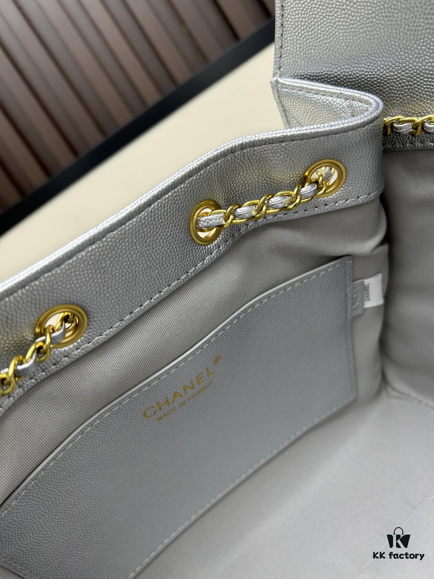 69303e46f09edb6de4c4d60a New Chanel 25 Handbag