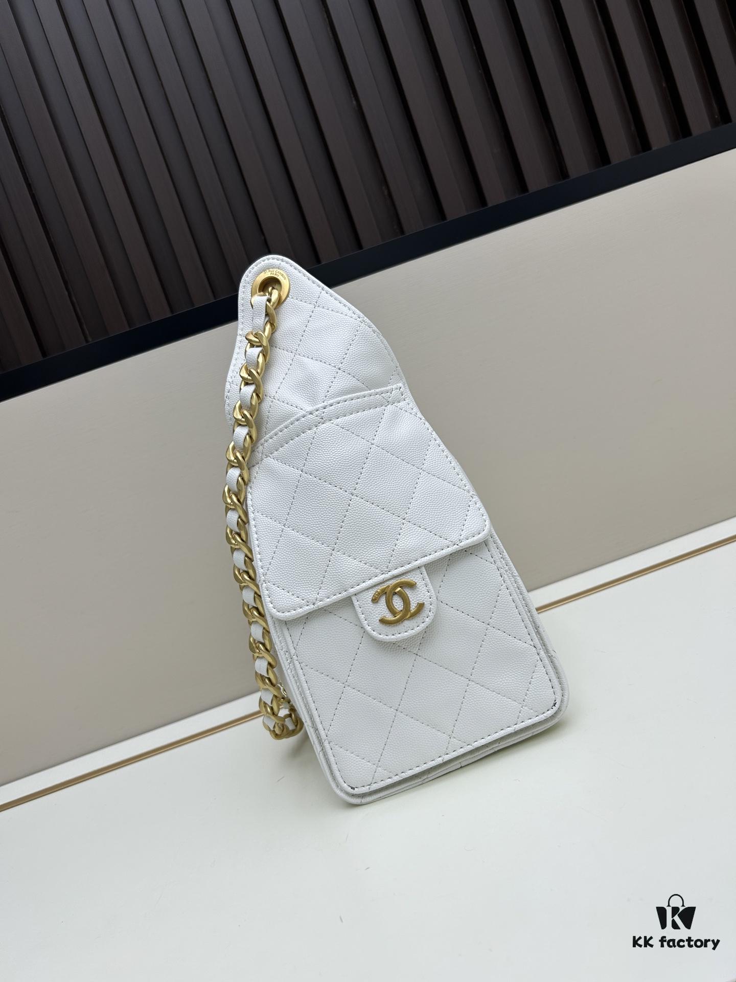 69303e4cf09edb6de4c4d611 New Chanel 25 Handbag