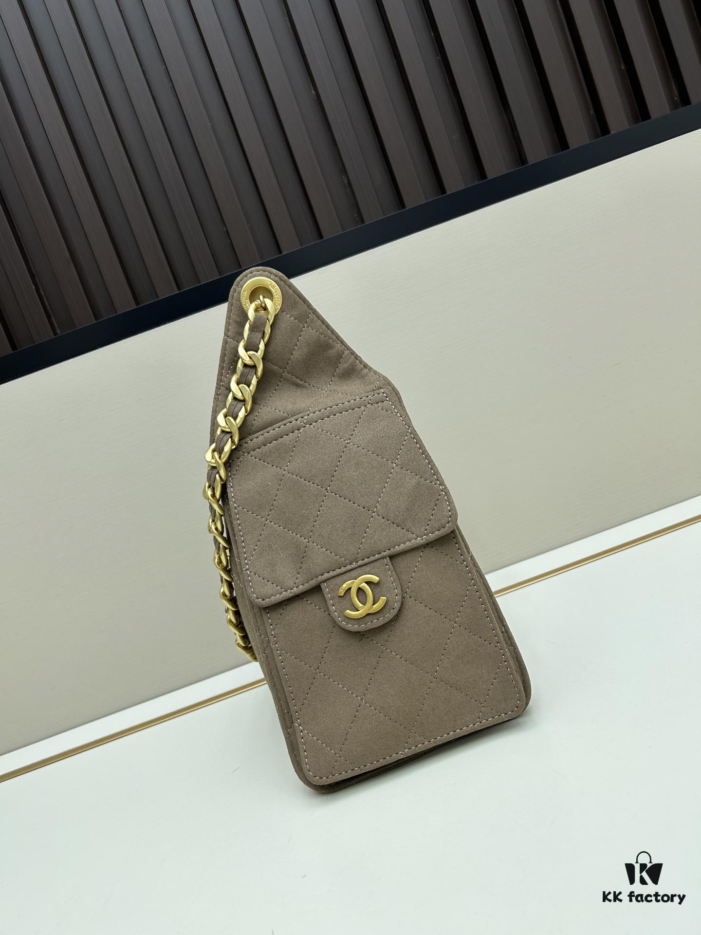 69303e5af09edb6de4c4d61e New Chanel 25 Handbag ||| The Rising 'It Bag' After the Chanel 22