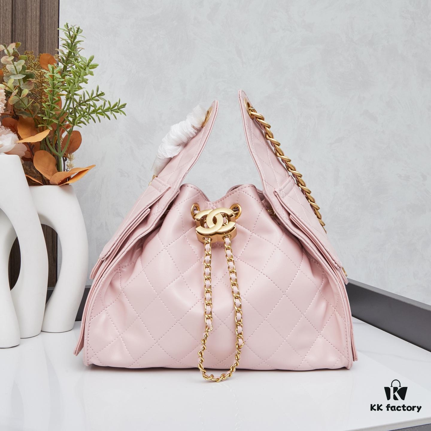 69303e5ff09edb6de4c4d627 New Chanel 25 Handbag