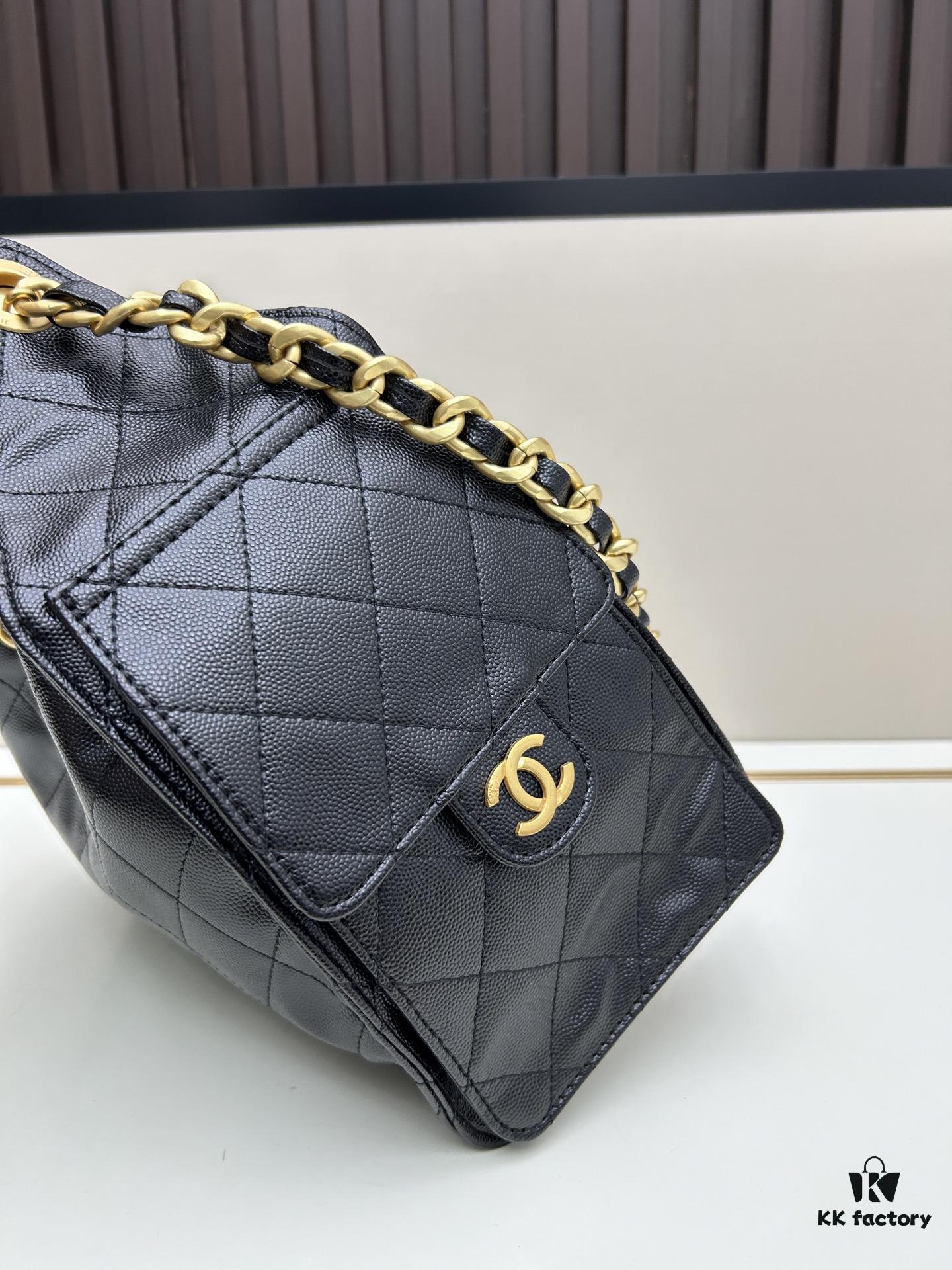 69303e66f09edb6de4c4d632 New Chanel 25 Handbag