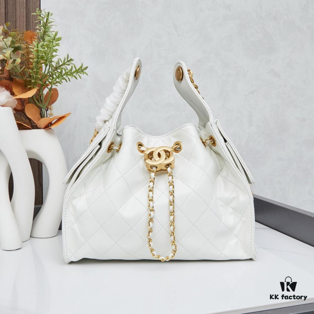 69303e6bf09edb6de4c4d638 New Chanel 25 Handbag