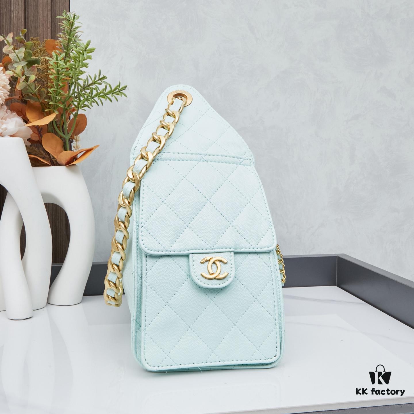 69303e86f09edb6de4c4d65d New Chanel 25 Handbag ||| The Rising 'It Bag' After the Chanel 22