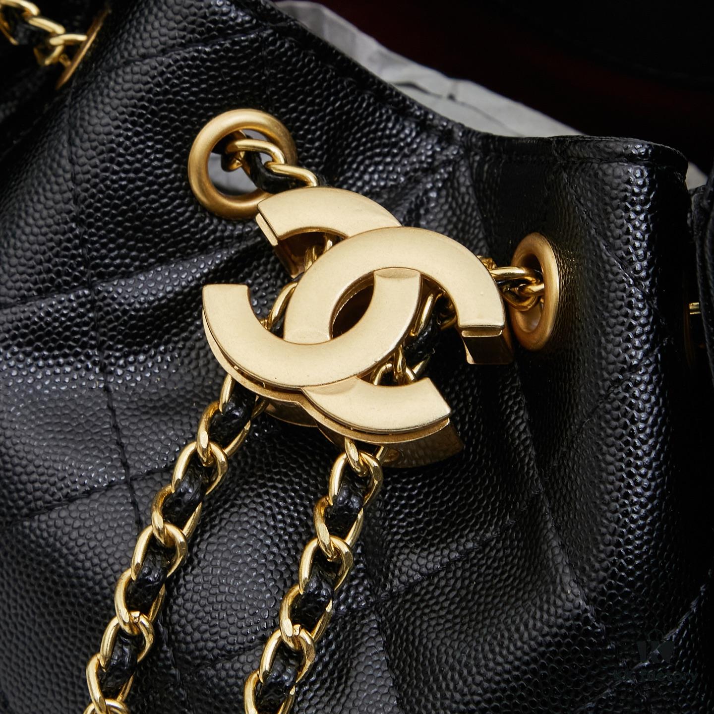 69303e8ef09edb6de4c4d66b New Chanel 25 Handbag ||| The Rising 'It Bag' Follows the Success of the Chanel 22