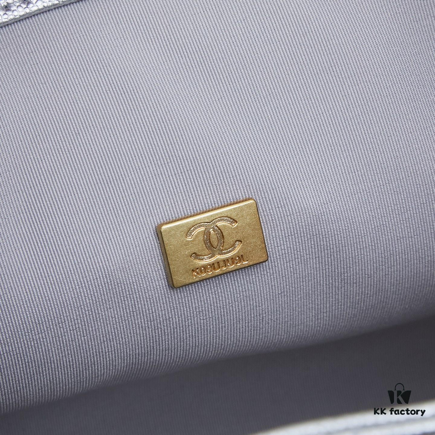 69303e9cf09edb6de4c4d67c New Chanel 25 Handbag ||| The Rising 'It Bag' Follows the Success of the Chanel 22
