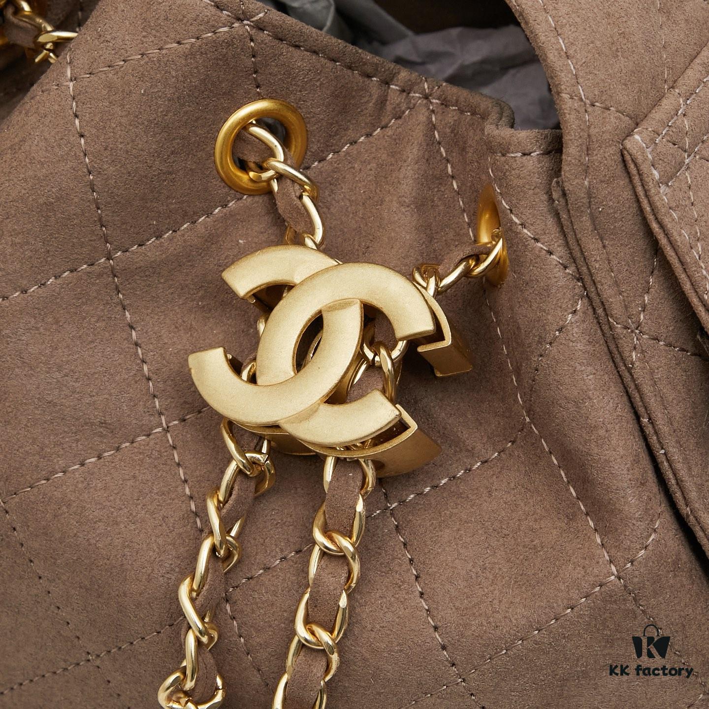 69303eb1f09edb6de4c4d693 New Chanel 25 Handbag