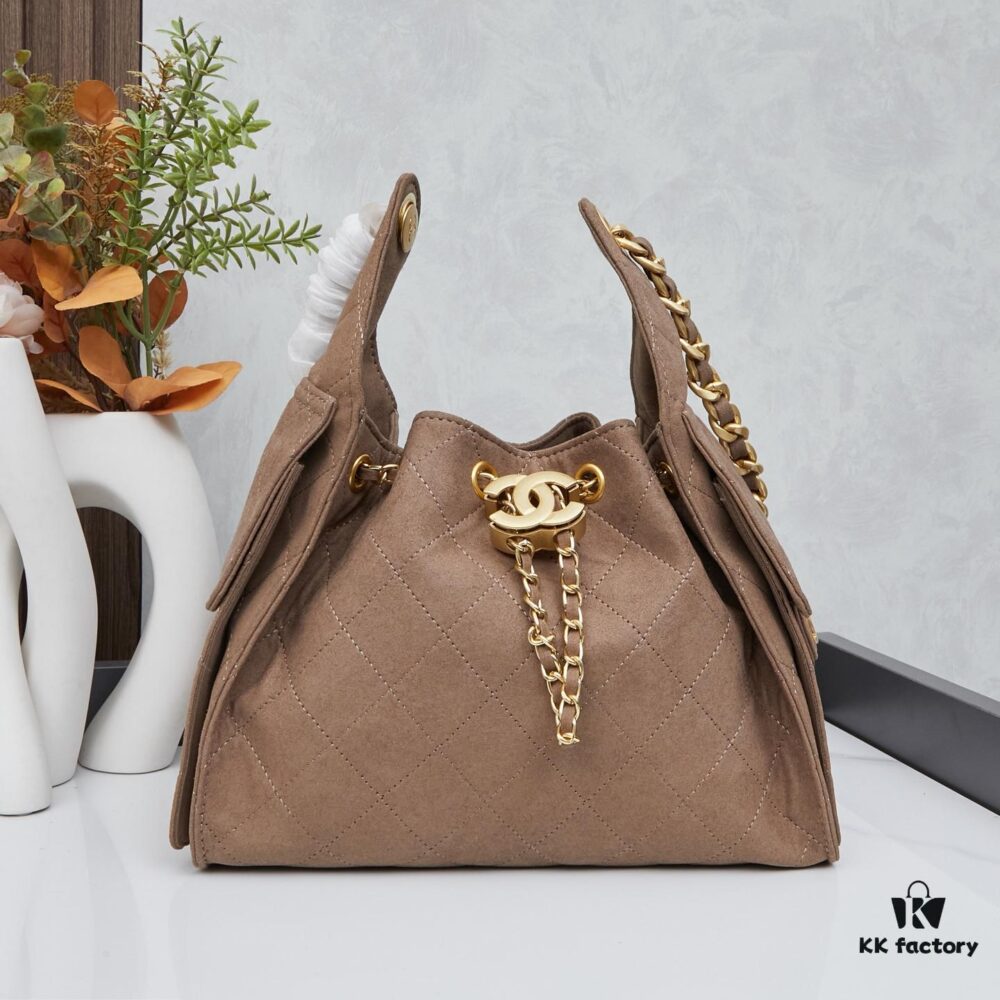 69303eb1f09edb6de4c4d694 New Chanel 25 Handbag