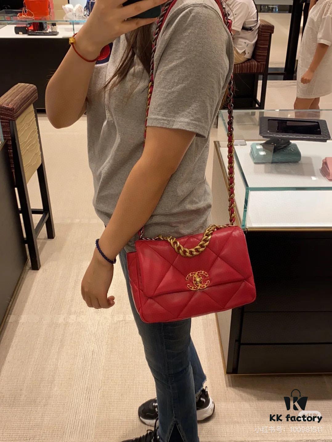 69303ec2f09edb6de4c4d6a7 New Arrival with Box CHANEL Chanel Platinum White 19 Bag