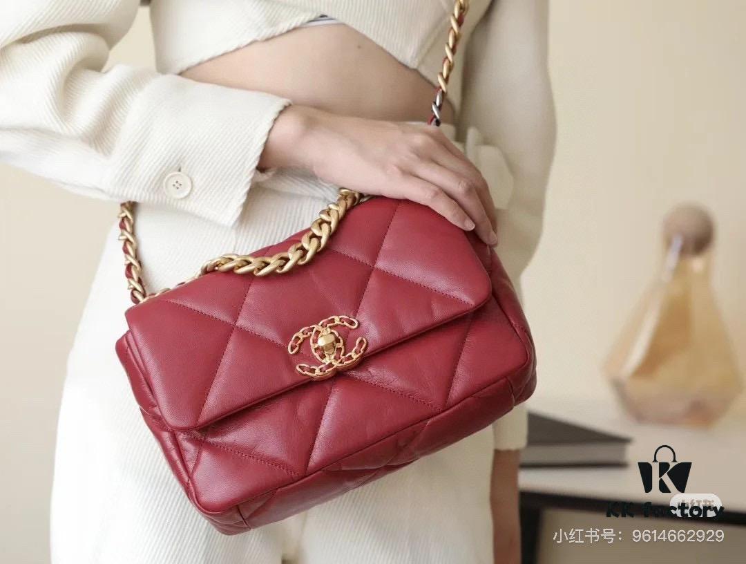 69303ec7f09edb6de4c4d6ac New Arrival with Box CHANEL Chanel Platinum White 19 Bag