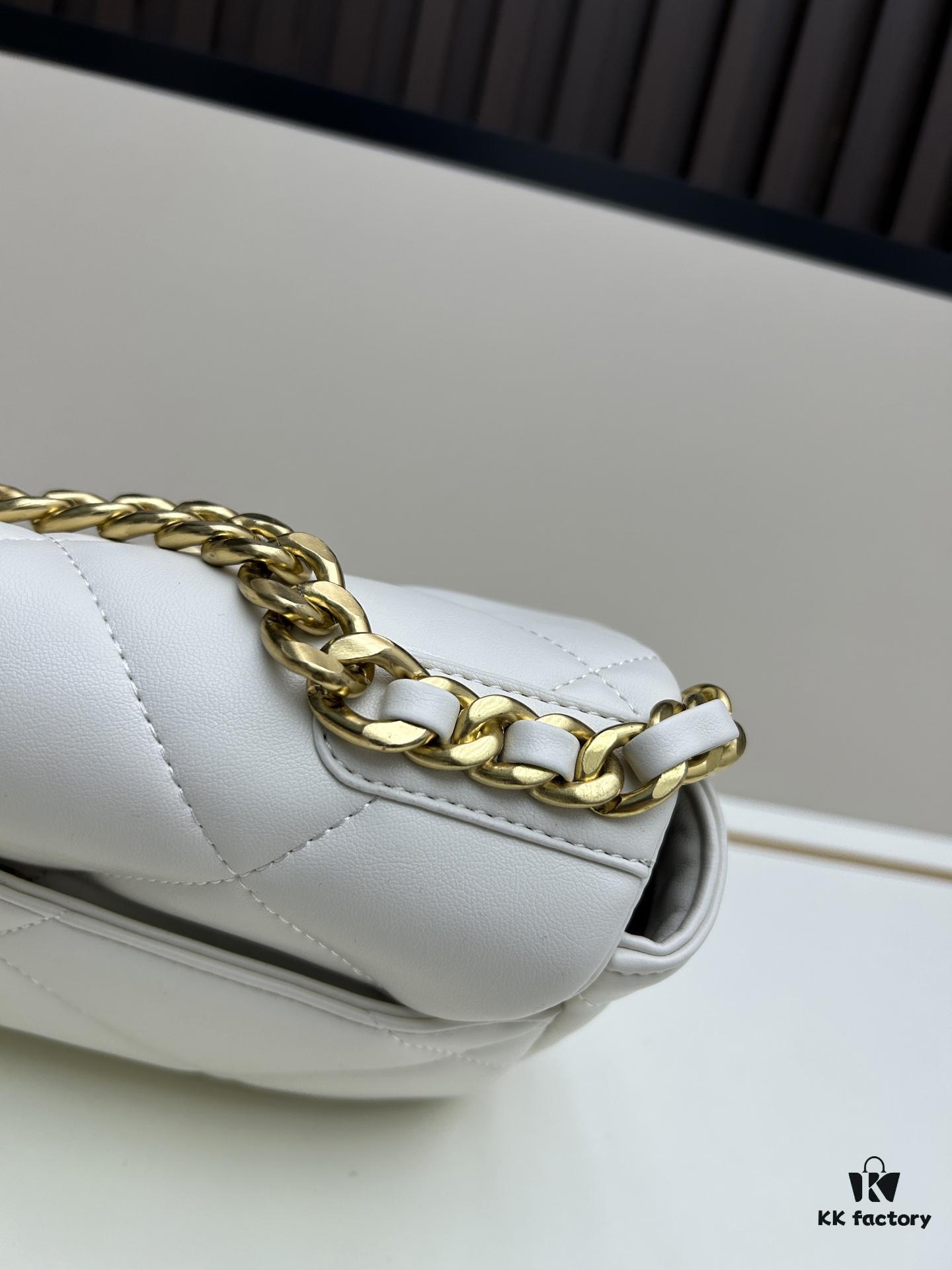 69303edff09edb6de4c4d6c8 New Arrival with Box CHANEL Chanel Platinum White 19 Bag