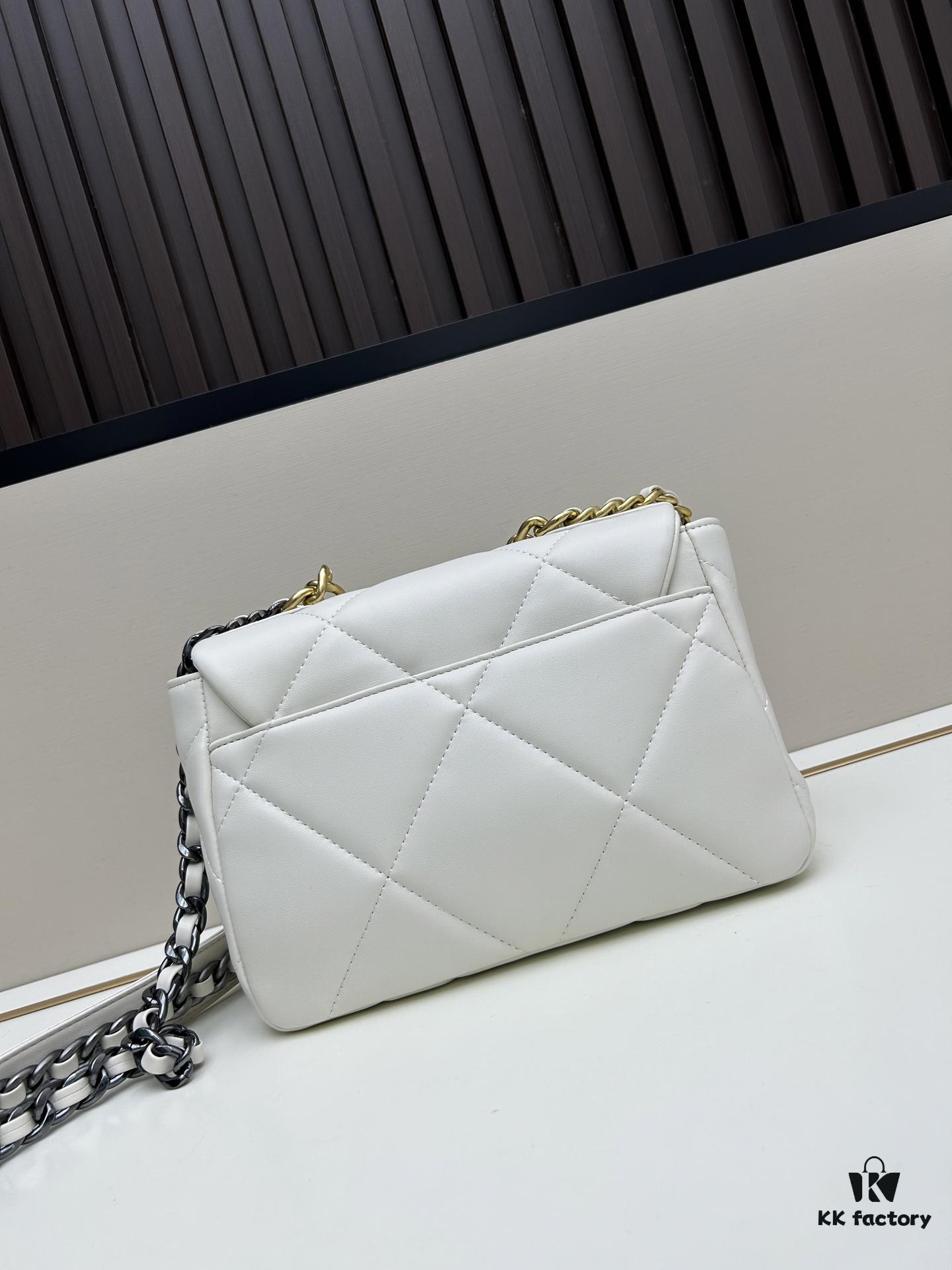 69303ee2f09edb6de4c4d6ca New Arrival with Box CHANEL Chanel Platinum White 19 Bag