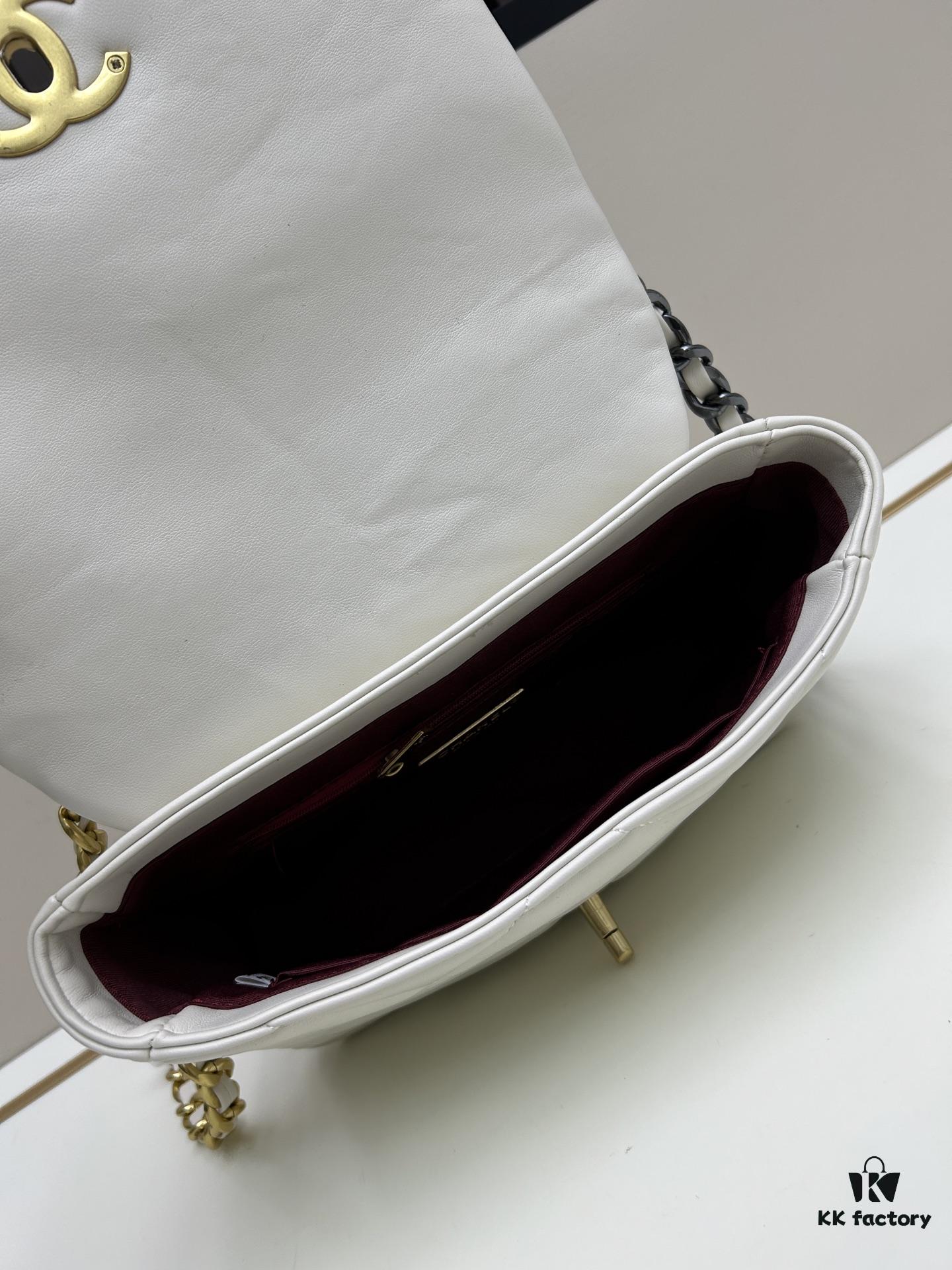 69303ee8f09edb6de4c4d6ce New Arrival with Box CHANEL Chanel Platinum White 19 Bag