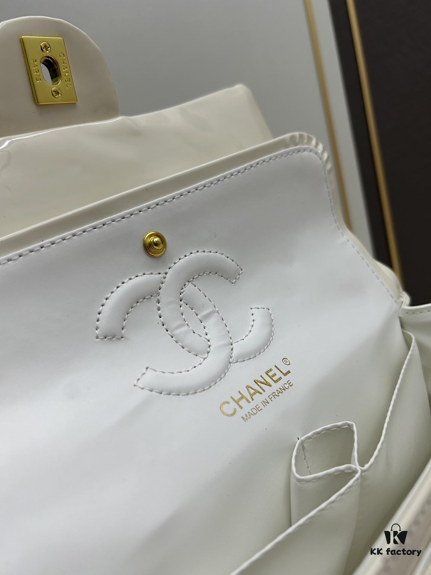 69303f23f09edb6de4c4d6ff New Arrival with Box Chanel CF Classic Must-Have 'Goddess Bag' Loved by Fashion Icons