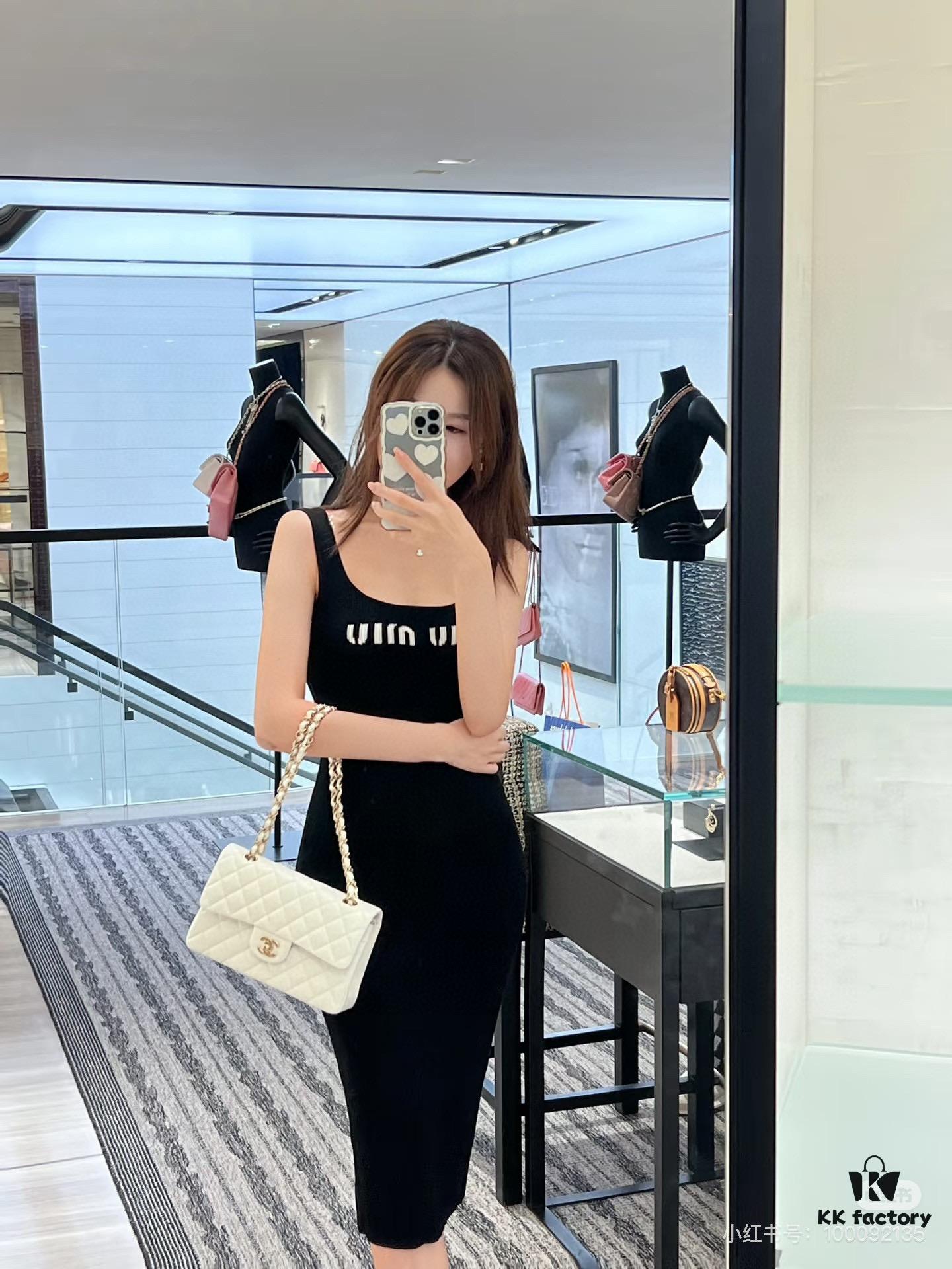 69303f2bf09edb6de4c4d704 New Arrival with Box Chanel CF Classic Must-Have 'Goddess Bag' Loved by Fashion Icons