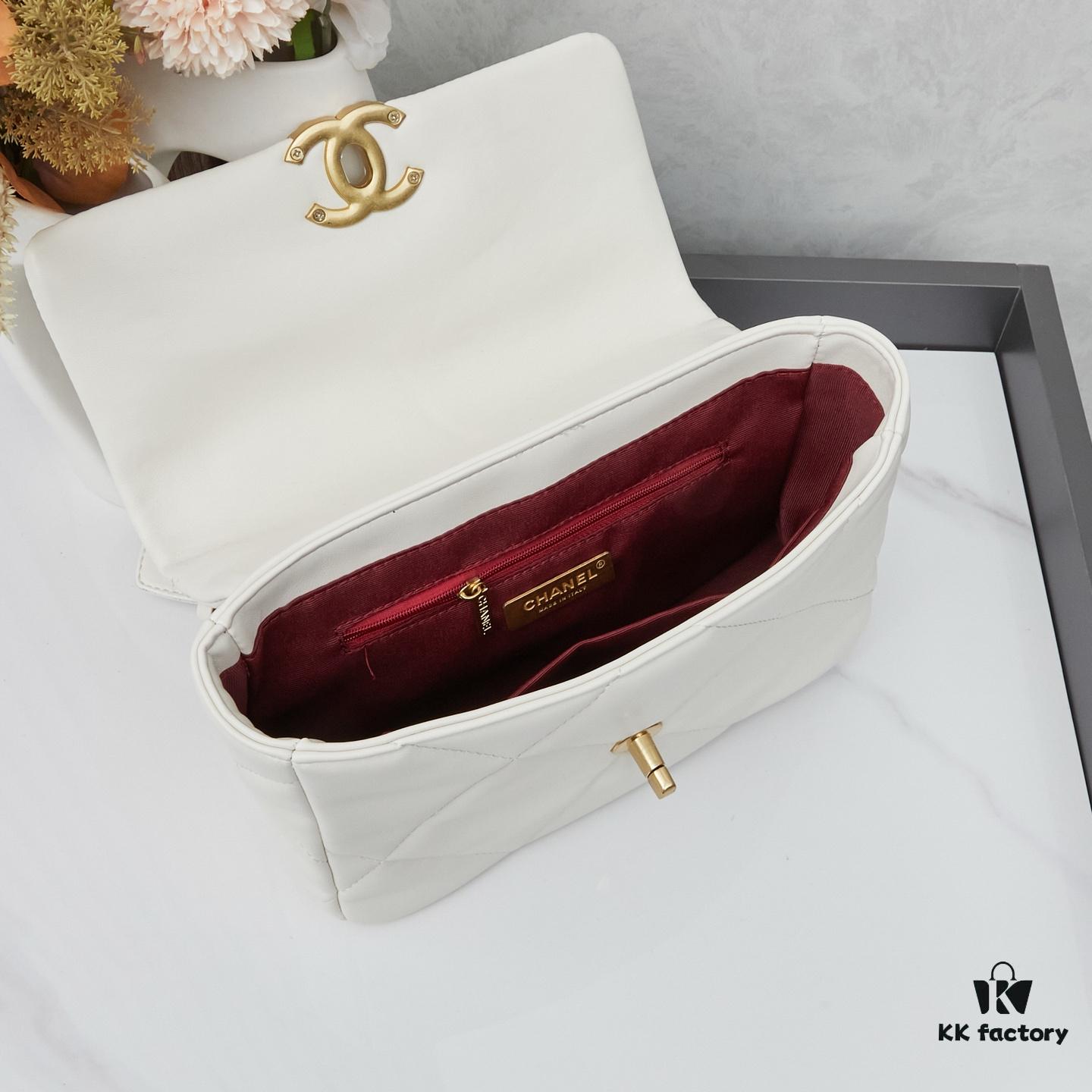 69303f36f09edb6de4c4d70f New Arrival with Box CHANEL Chanel Platinum White 19 Bag