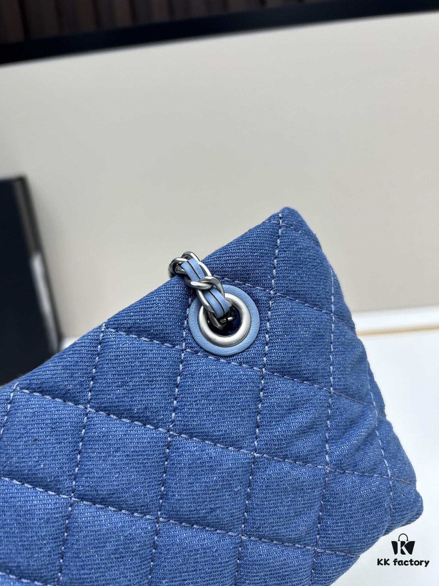 69303f55f09edb6de4c4d72c Chanel 25C Mini Tote Bag with Box