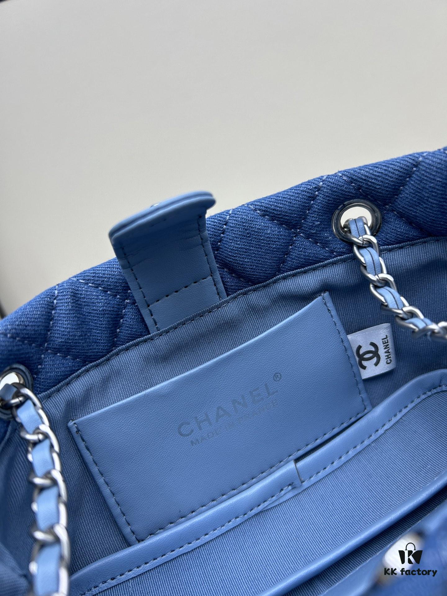 69303f59f09edb6de4c4d730 Chanel 25C Mini Tote Bag with Box