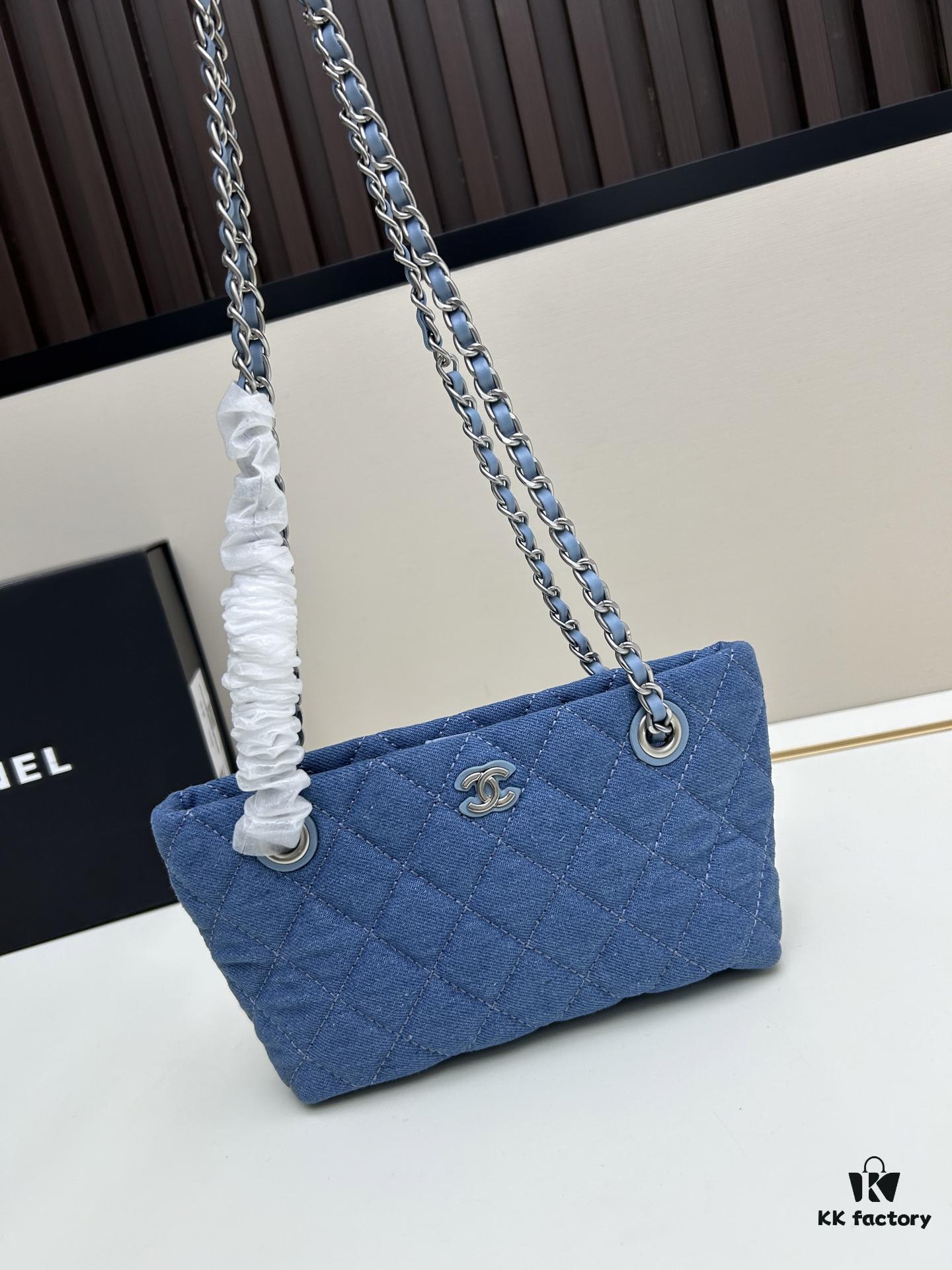 69303f63f09edb6de4c4d739 Chanel 25C Mini Tote Bag with Box