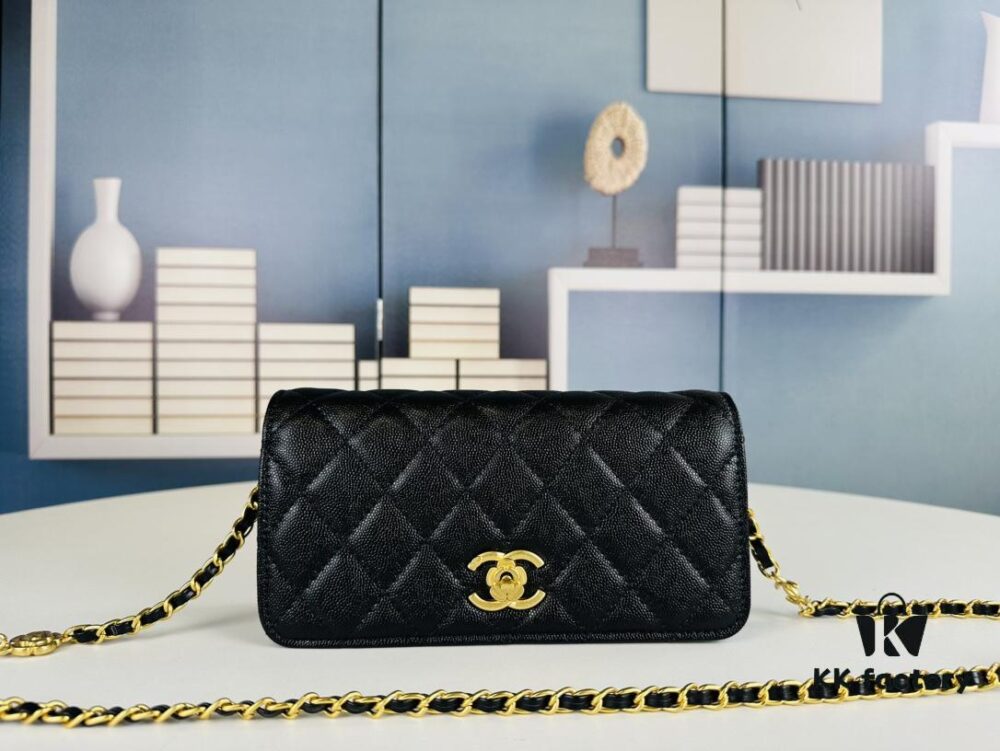 69304074f09edb6de4c4d82f New Arrival Today's Recommendation 🌸 CHANEL 23K Camellia Clasp Shoulder Bag