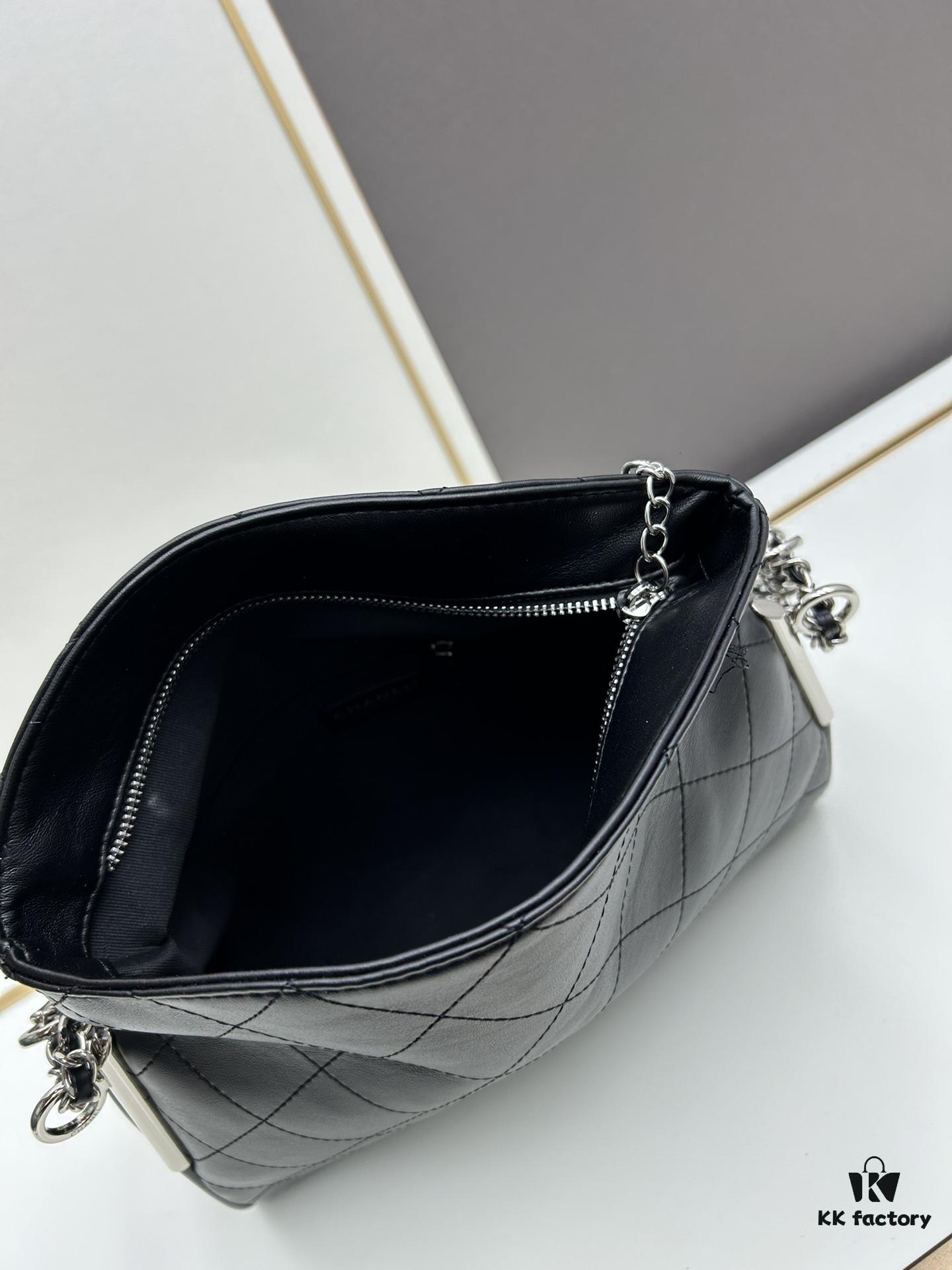693040d9f09edb6de4c4d884 New Small Size Chanel Black Silver Exterior Stitching Hobo Bag ②size