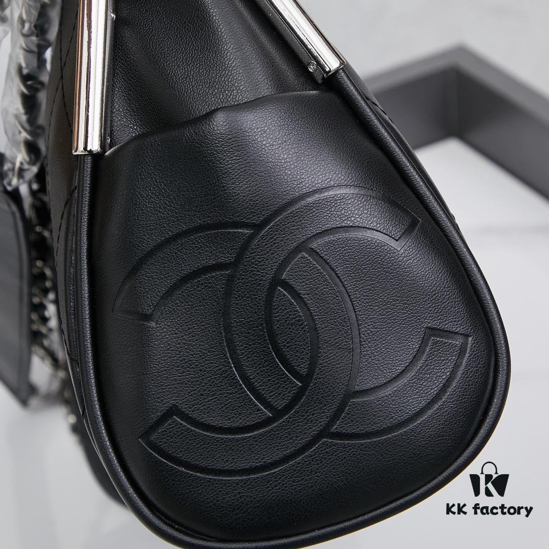 693040ebf09edb6de4c4d891 New Large-Sized Chanel Black and Silver Exterior Stitching Hobo Bag ② Size