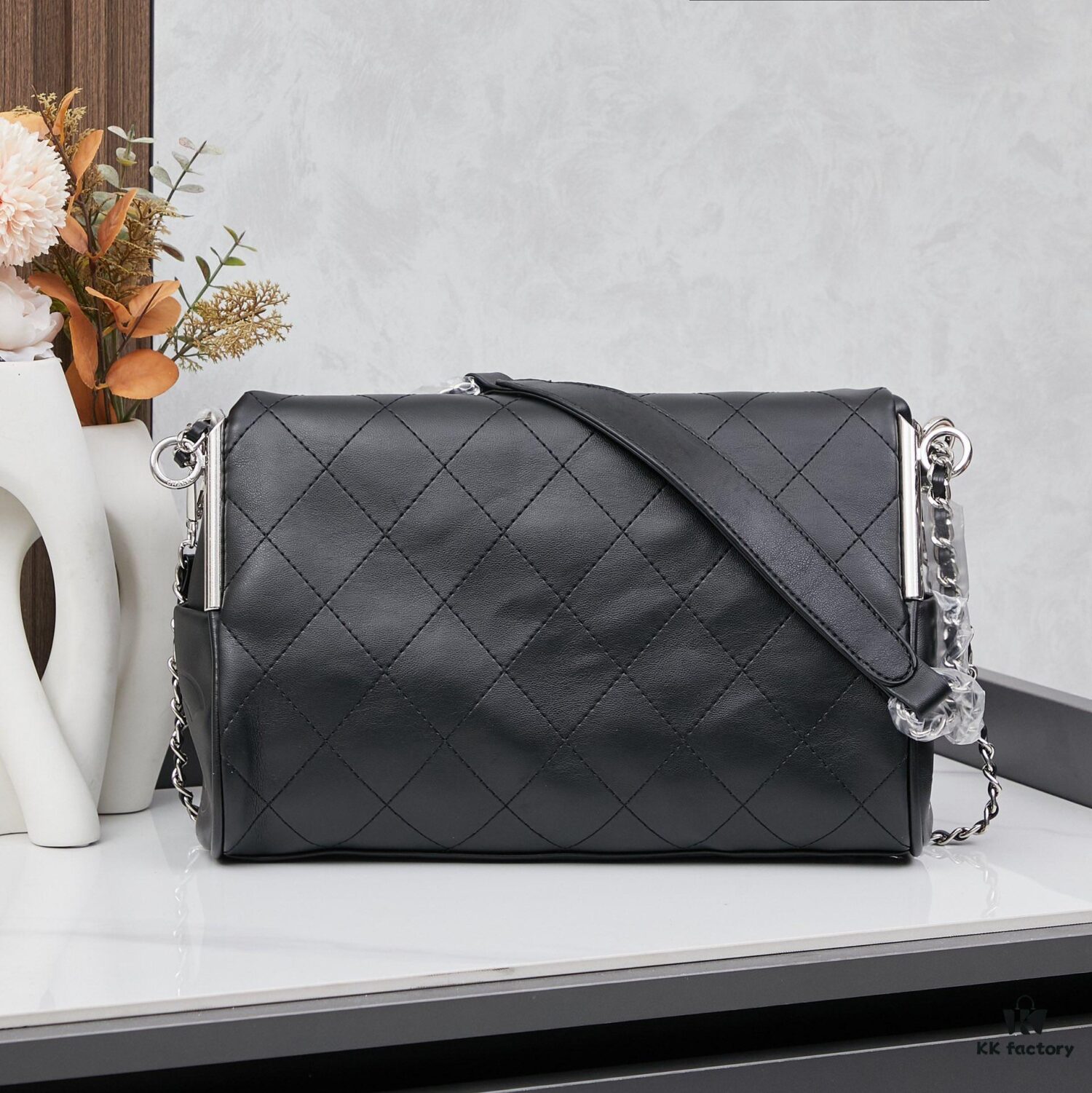69304105f09edb6de4c4d8a8 New Large-Sized Chanel Black and Silver Exterior Stitching Hobo Bag ② Size