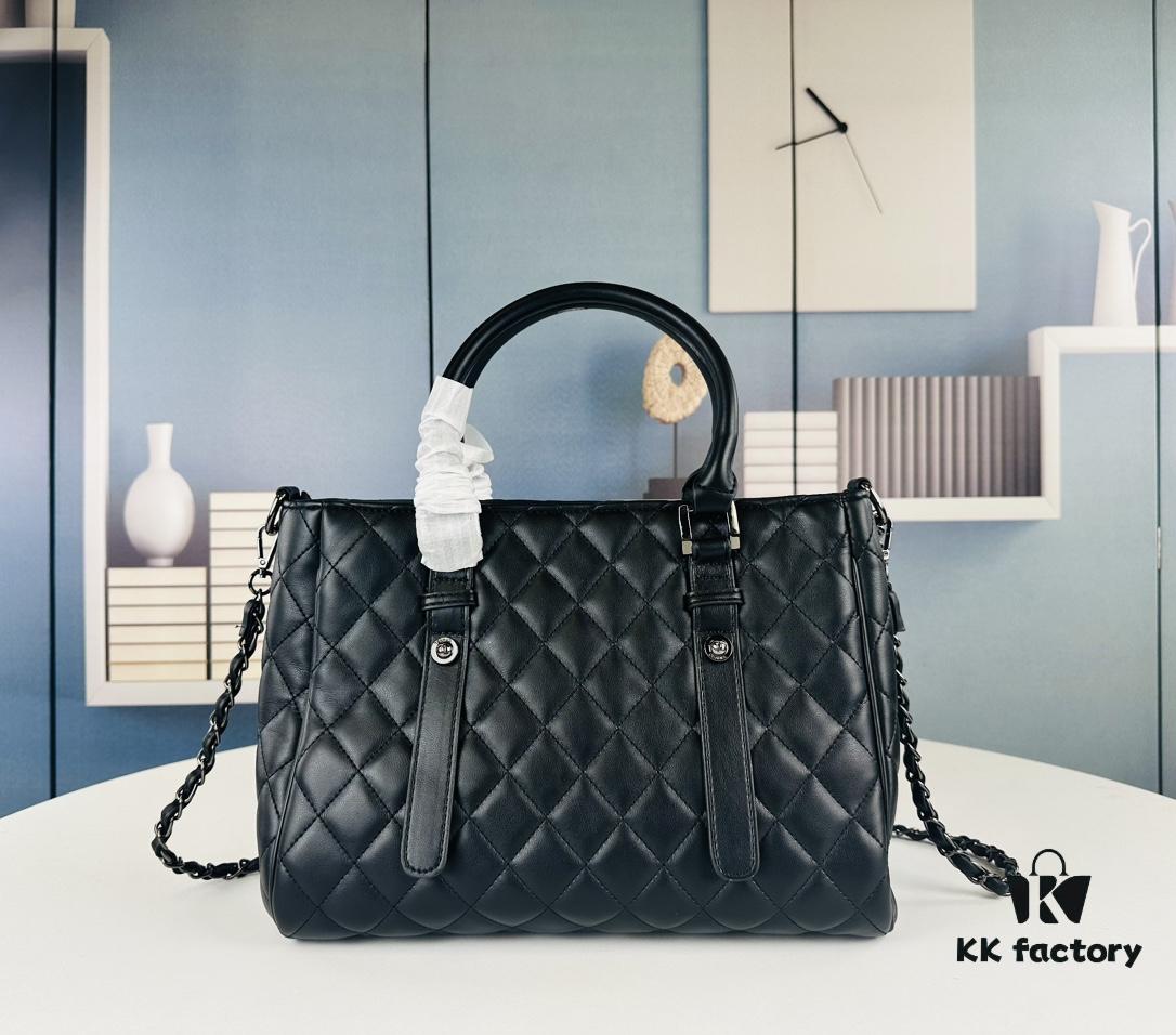 693041edf09edb6de4c4d945 New Chanel Handle WOC Bag
