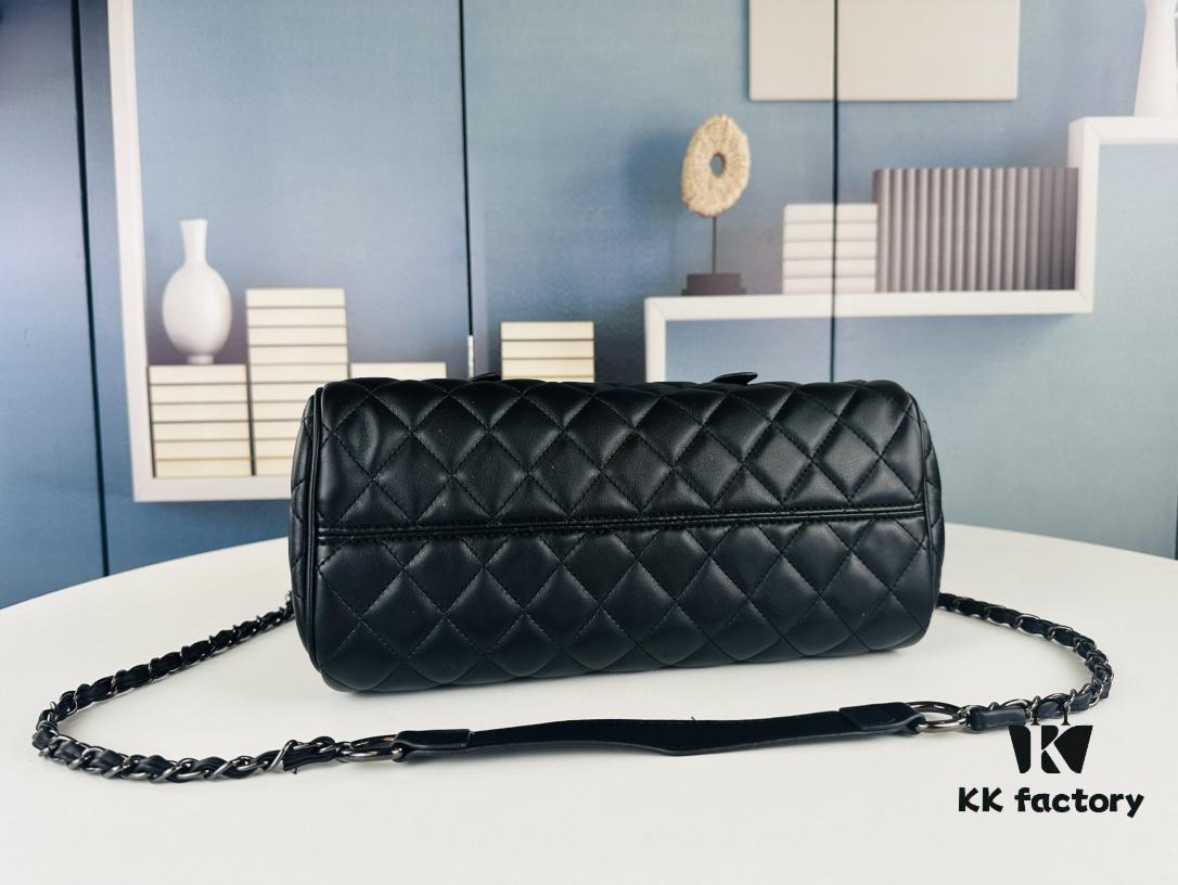 693041eff09edb6de4c4d948 New Chanel Handle WOC Bag