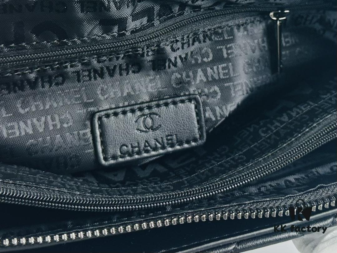 693041f2f09edb6de4c4d94c New Chanel Handle WOC Bag