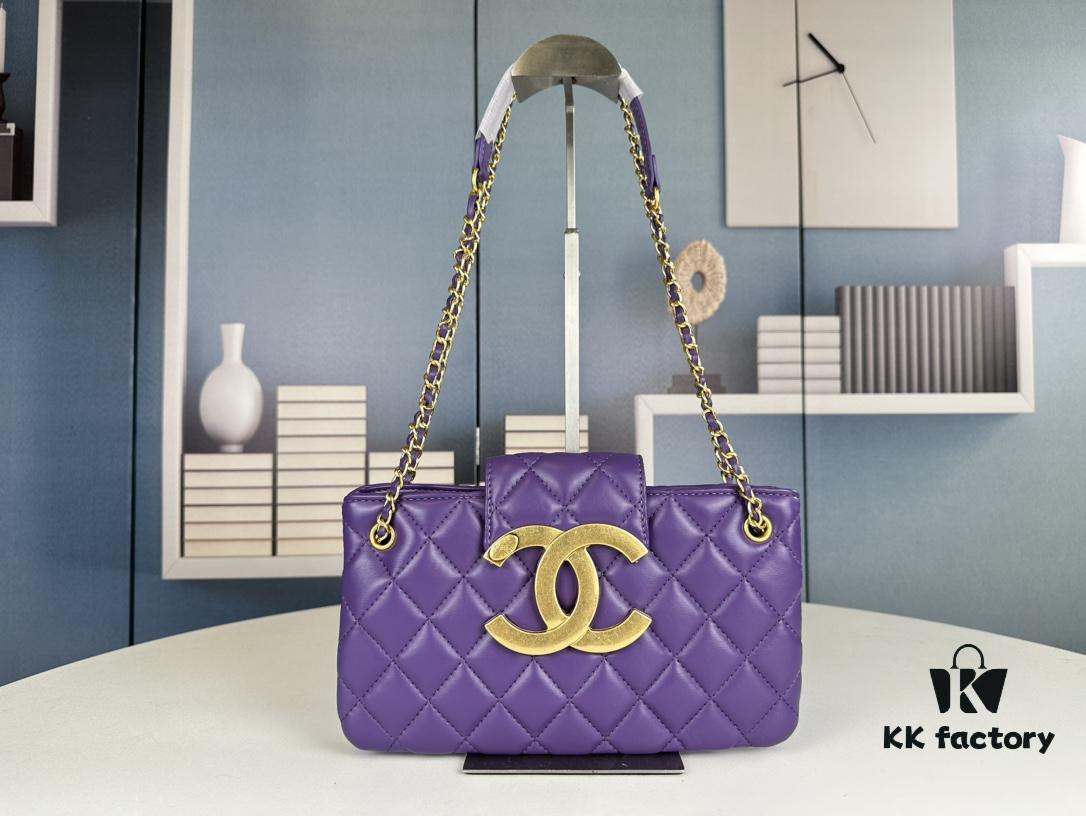 69304238f09edb6de4c4d9a4 New Arrival Large 210 Small 200 40,000+ Followers Chanel 24C Retro Oversized Logo Horizontal Chain Bag