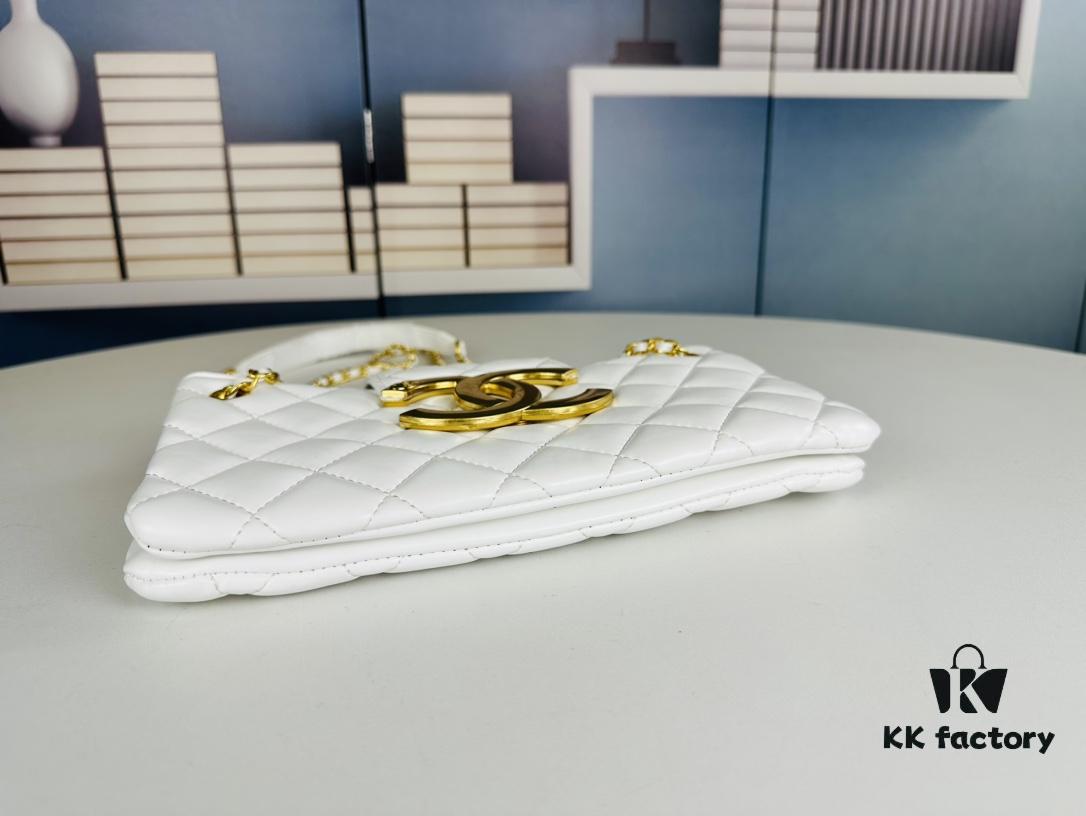 69304241f09edb6de4c4d9b1 New Arrival Large Size 210 Small Size 200 40,000+ into Chanel 24C Retro Oversized Logo Horizontal Chain Bag