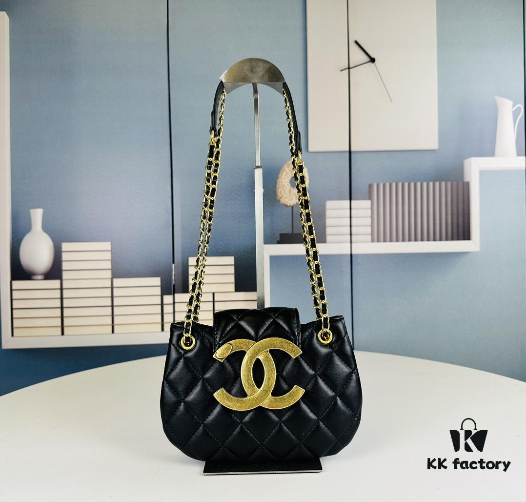 6930425af09edb6de4c4d9cc Small Chanel 24C Vintage Messenger Bag
