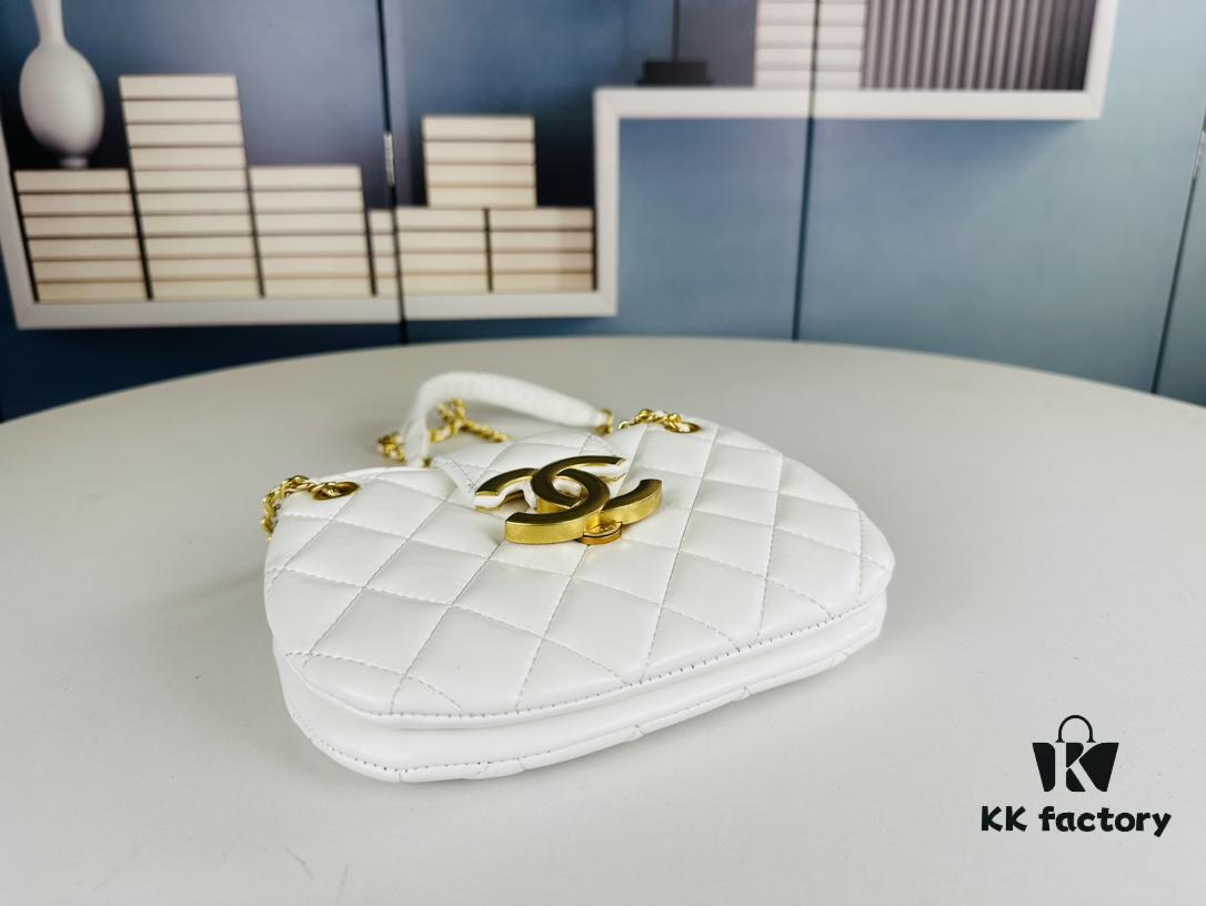 6930425bf09edb6de4c4d9ce Small Chanel 24C Vintage Messenger Bag