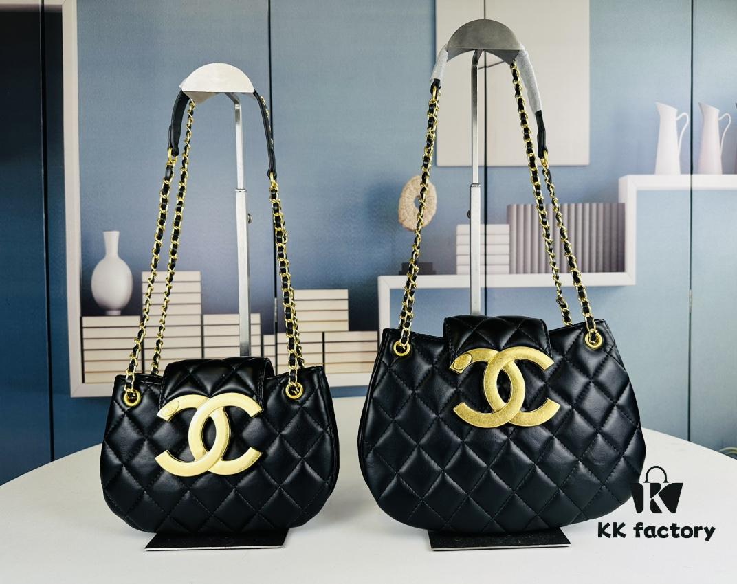 69304263f09edb6de4c4d9d3 Large Chanel 24C Vintage Messenger Bag
