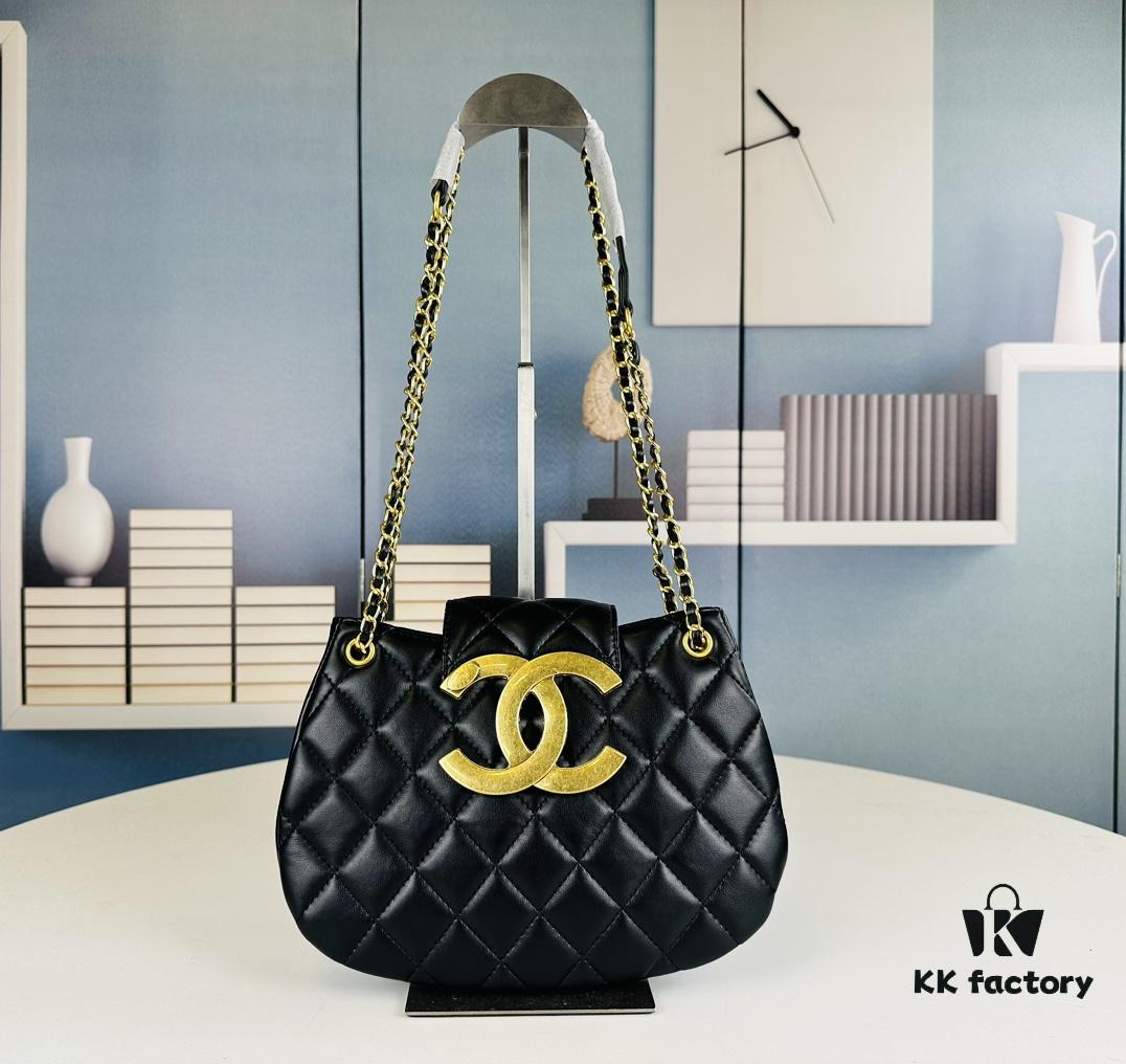 69304263f09edb6de4c4d9d4 Large Chanel 24C Vintage Messenger Bag