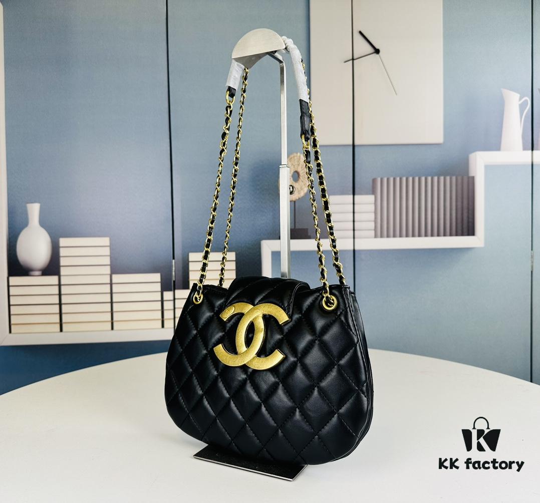 69304268f09edb6de4c4d9d7 Large Chanel 24C Vintage Messenger Bag
