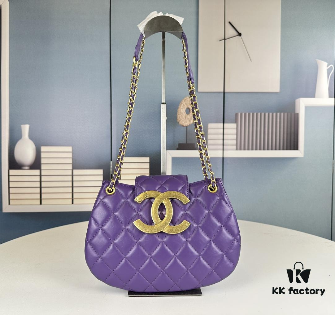 69304271f09edb6de4c4d9de Large Chanel 24C Vintage Messenger Bag