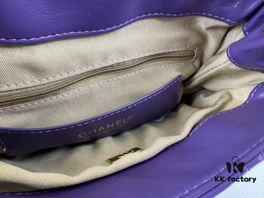 6930427bf09edb6de4c4d9e6 Large Chanel 24C Vintage Messenger Bag