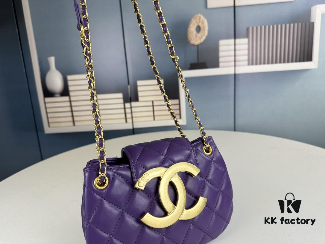 69304281f09edb6de4c4d9ee Small Chanel 24C Vintage Messenger Bag