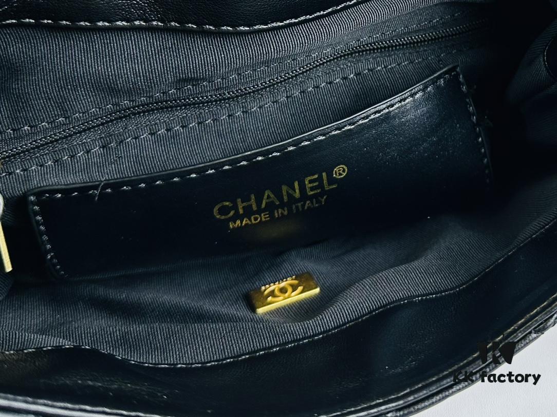 6930428df09edb6de4c4d9f7 Large Chanel 24C Vintage Messenger Bag