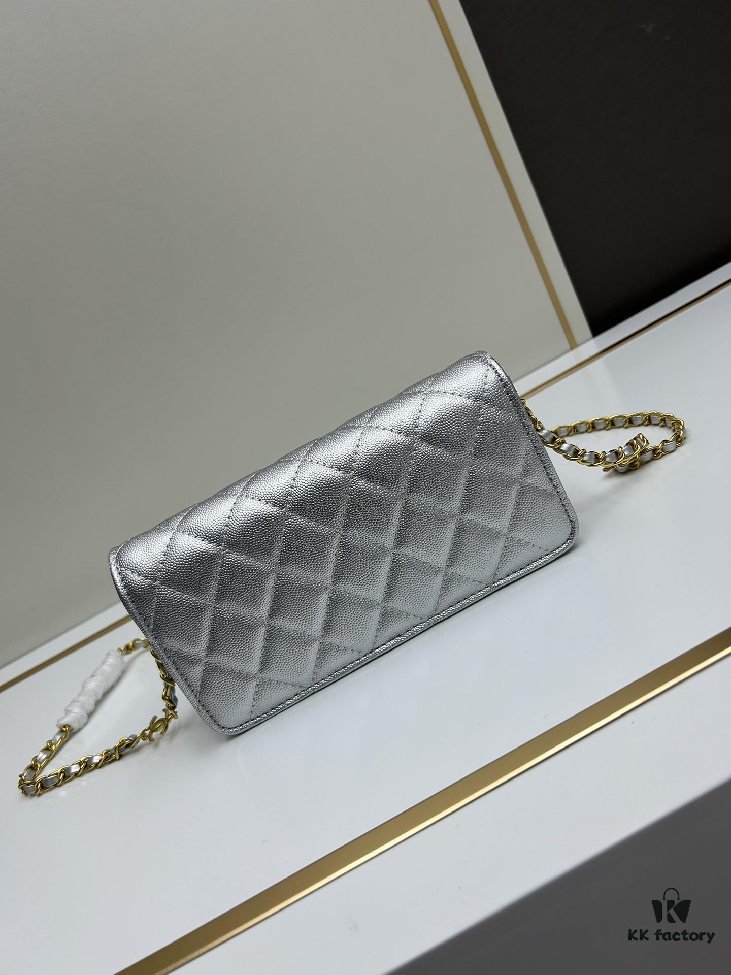 New Arrival Today's Recommendation 🌸 CHANEL 23K Camellia Clasp Underarm Bag