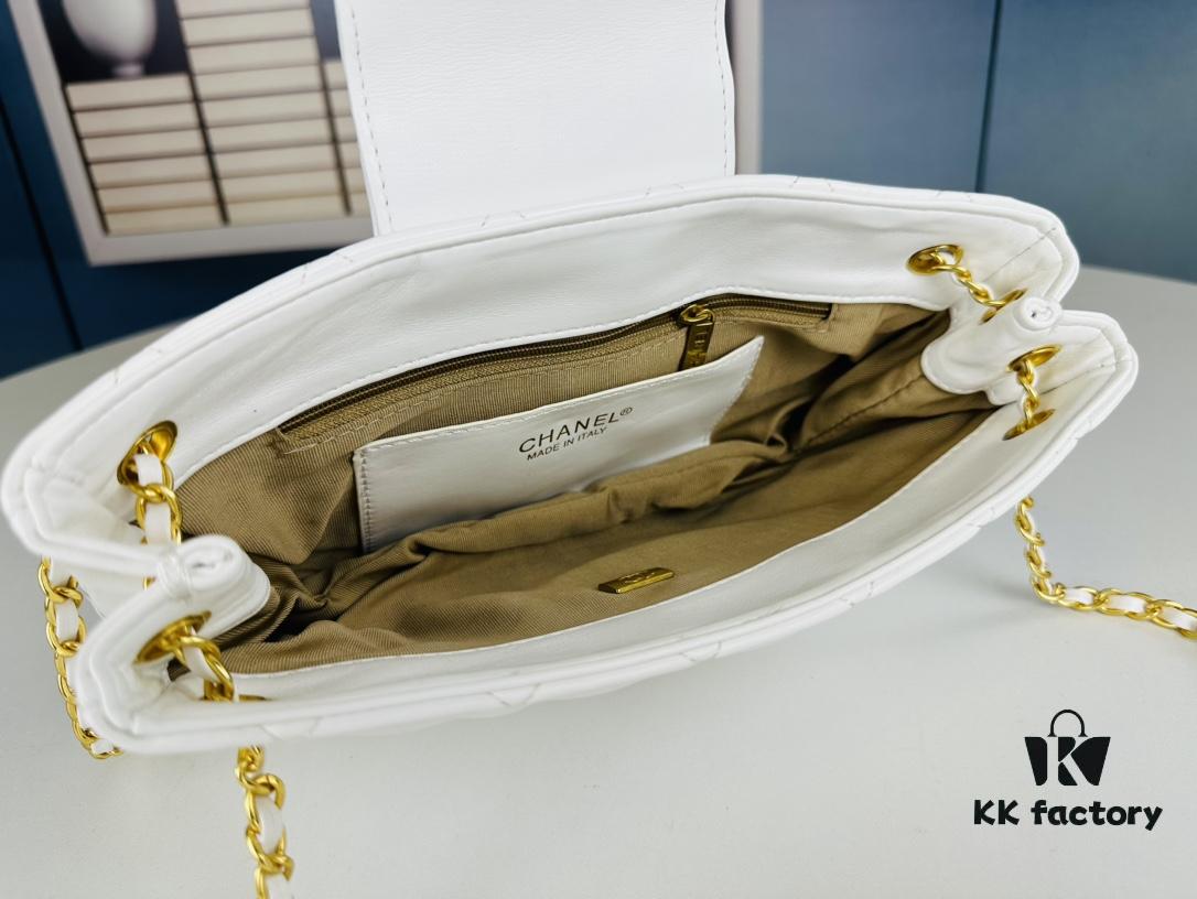 693042b0f09edb6de4c4da0e New Arrival Large Size 210 Small Size 200 40,000+ into Chanel 24C Retro Oversized Logo Horizontal Chain Bag
