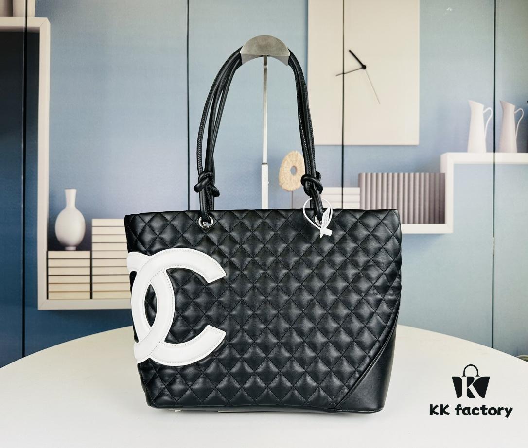 693042c5f09edb6de4c4da1f New Chanel Panda Kangpeng Tote Bag ||| Classic black and white panda colorway, exuding a high-end aesthetic!