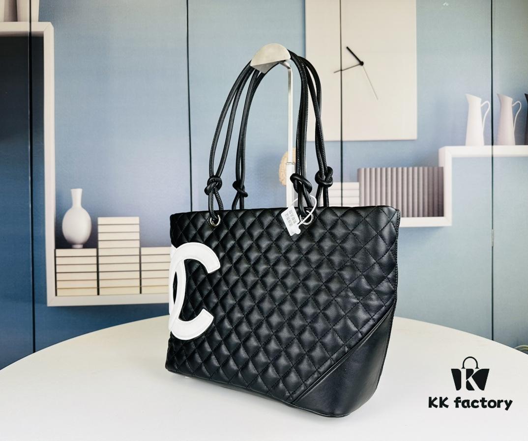 693042c7f09edb6de4c4da20 New Chanel Panda Kangpeng Tote Bag ||| Classic black and white panda colorway, exuding a high-end aesthetic!