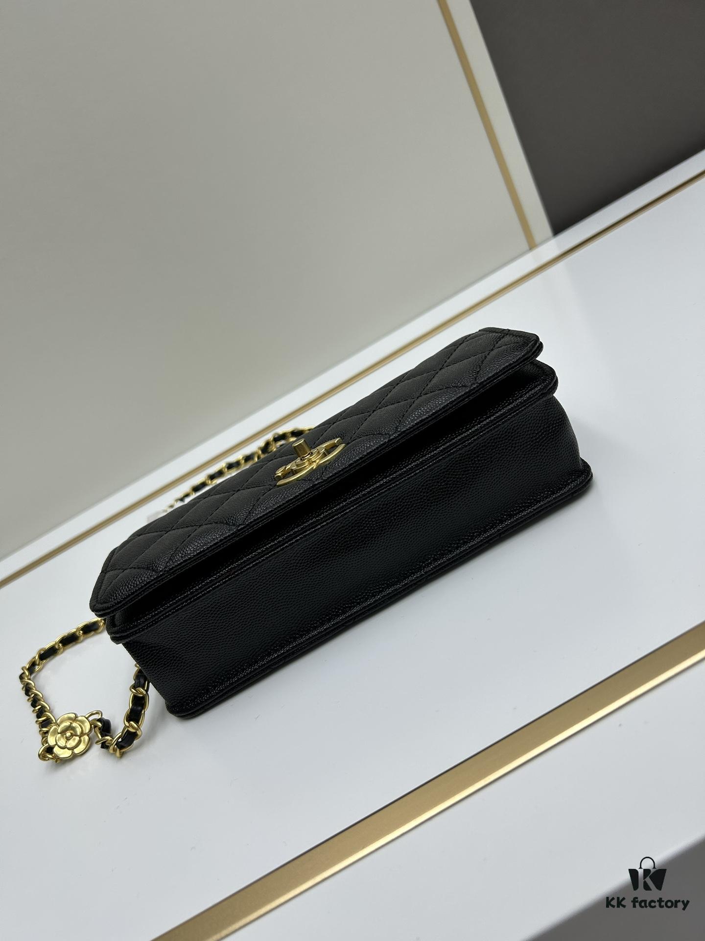 New Arrival Today's Recommendation 🌸 CHANEL 23K Camellia Clasp Underarm Bag